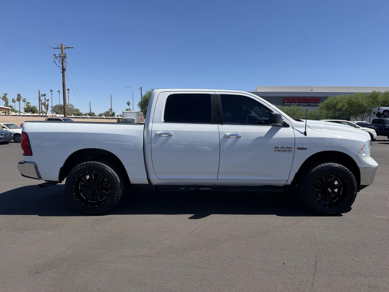 RAM 1500 2WD Crew Cab 140.5" SLT 2017