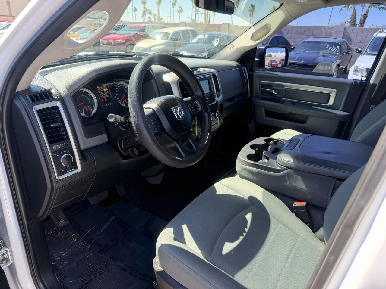 RAM 1500 2WD Crew Cab 140.5" SLT 2017