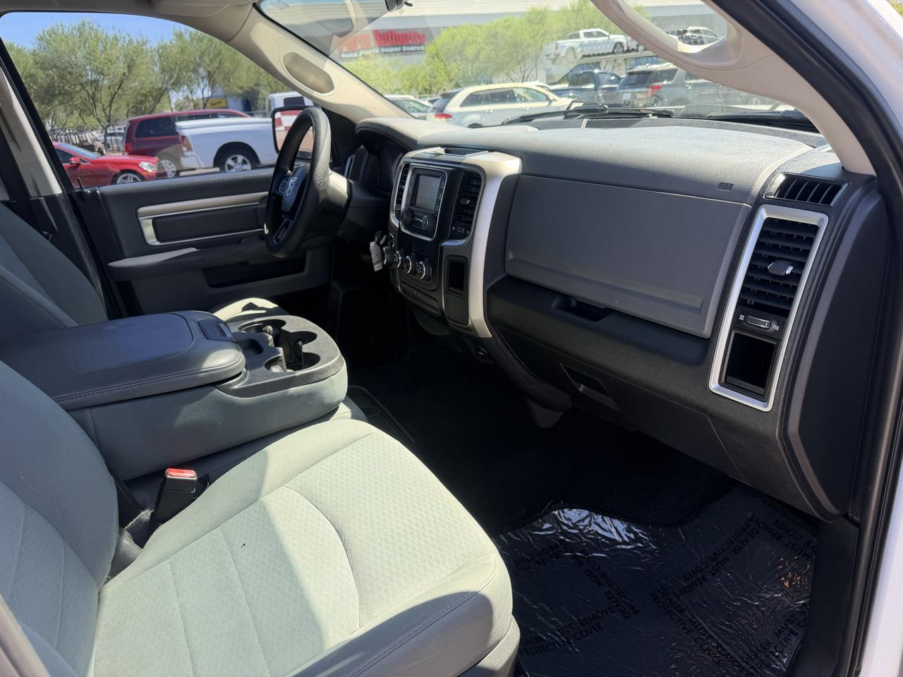 RAM 1500 2WD Crew Cab 140.5" SLT 2017