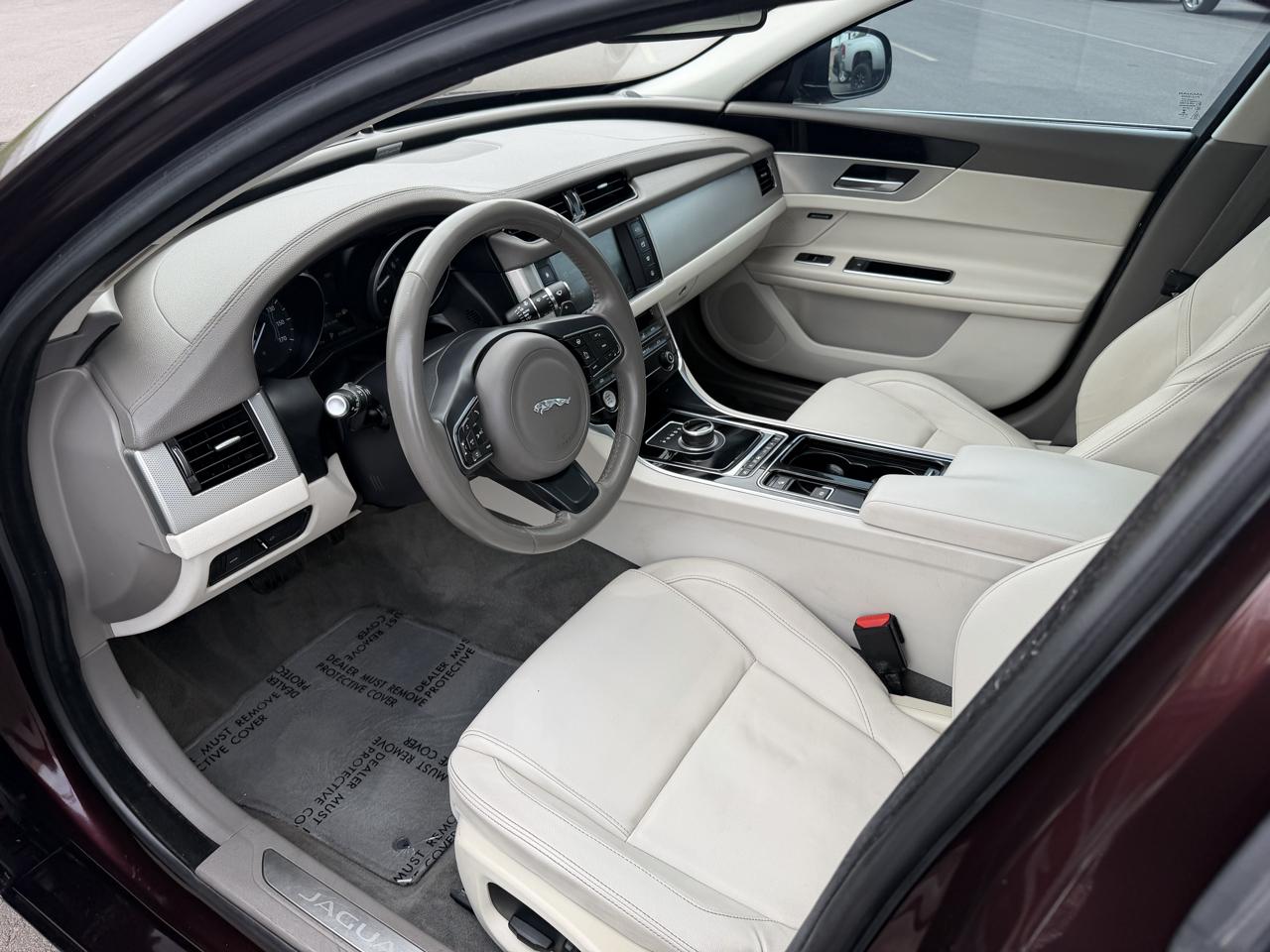 Jaguar XF-Series 35t Premium 2017