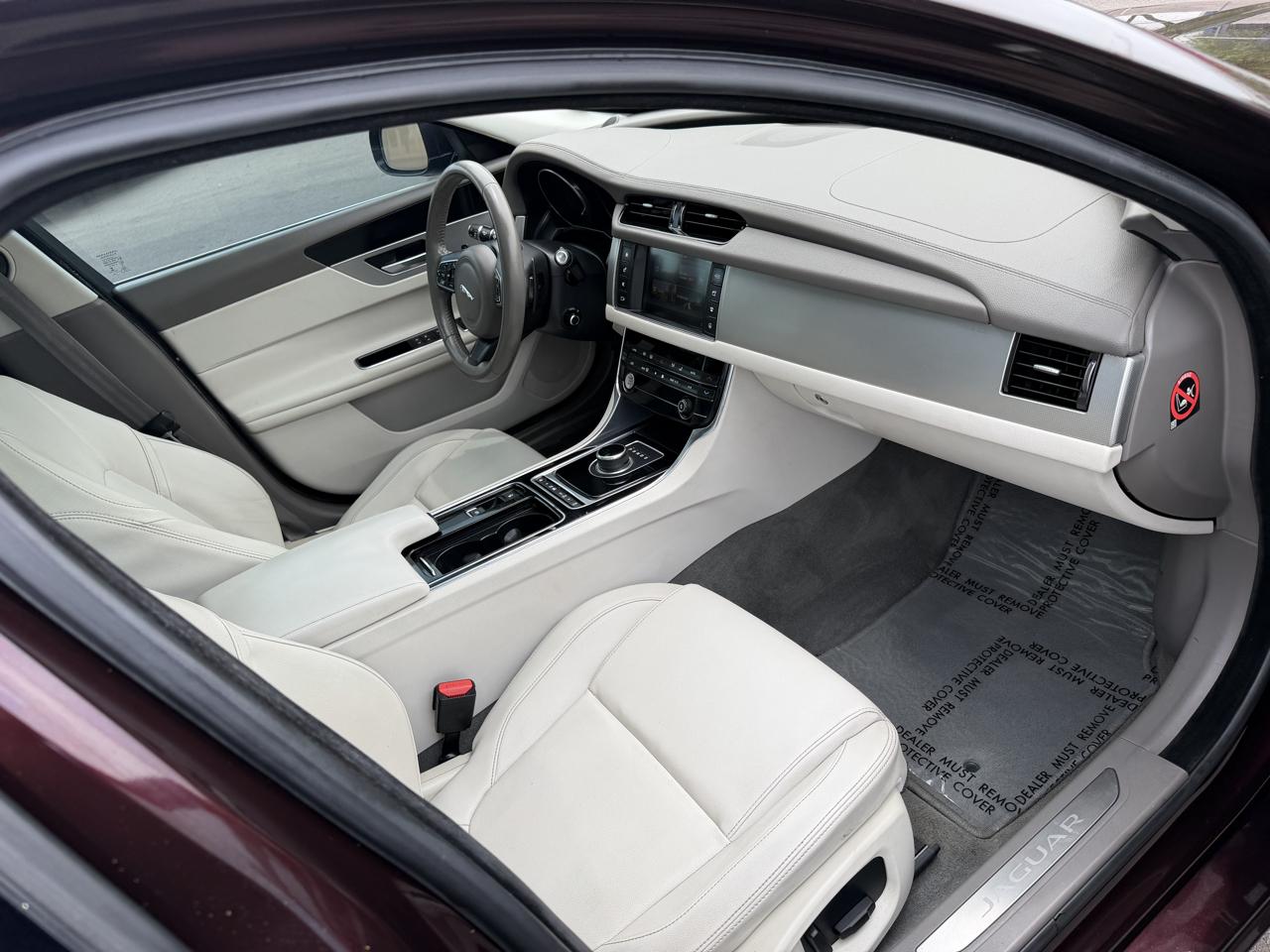 Jaguar XF-Series 35t Premium 2017