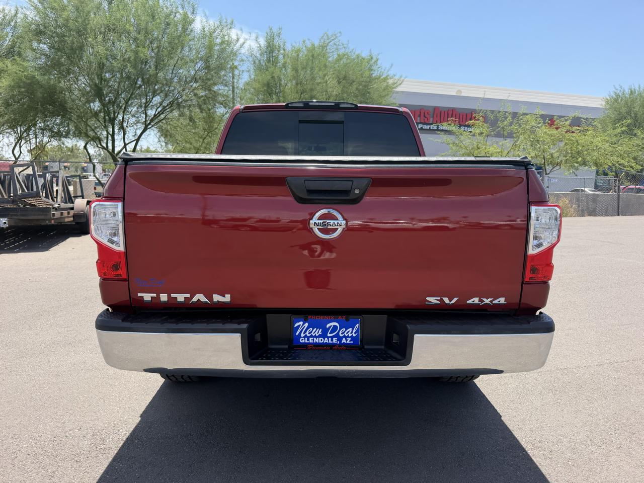 Nissan Titan Platinum Reserve Crew Cab 4WD 2017