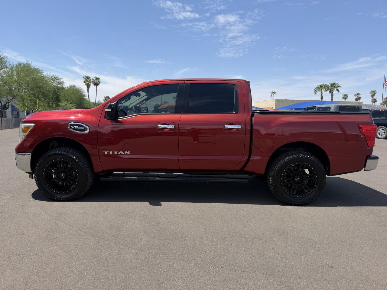 Nissan Titan Platinum Reserve Crew Cab 4WD 2017