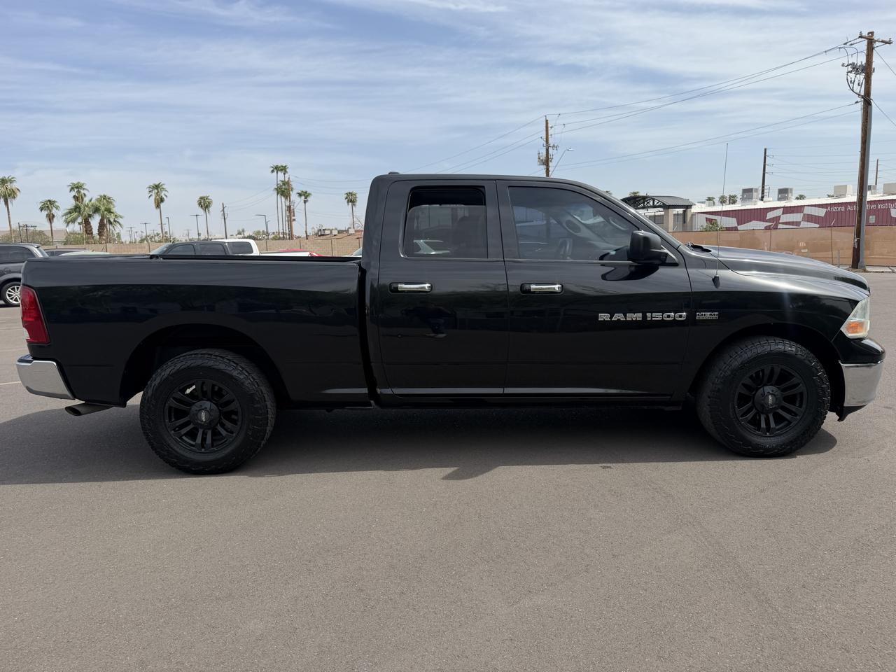 RAM 1500 2WD Crew Cab 140.5" SLT 2011