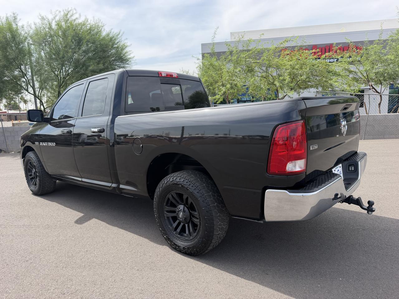 RAM 1500 2WD Crew Cab 140.5" SLT 2011