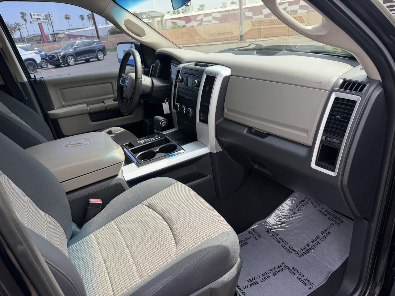 RAM 1500 2WD Crew Cab 140.5" SLT 2011