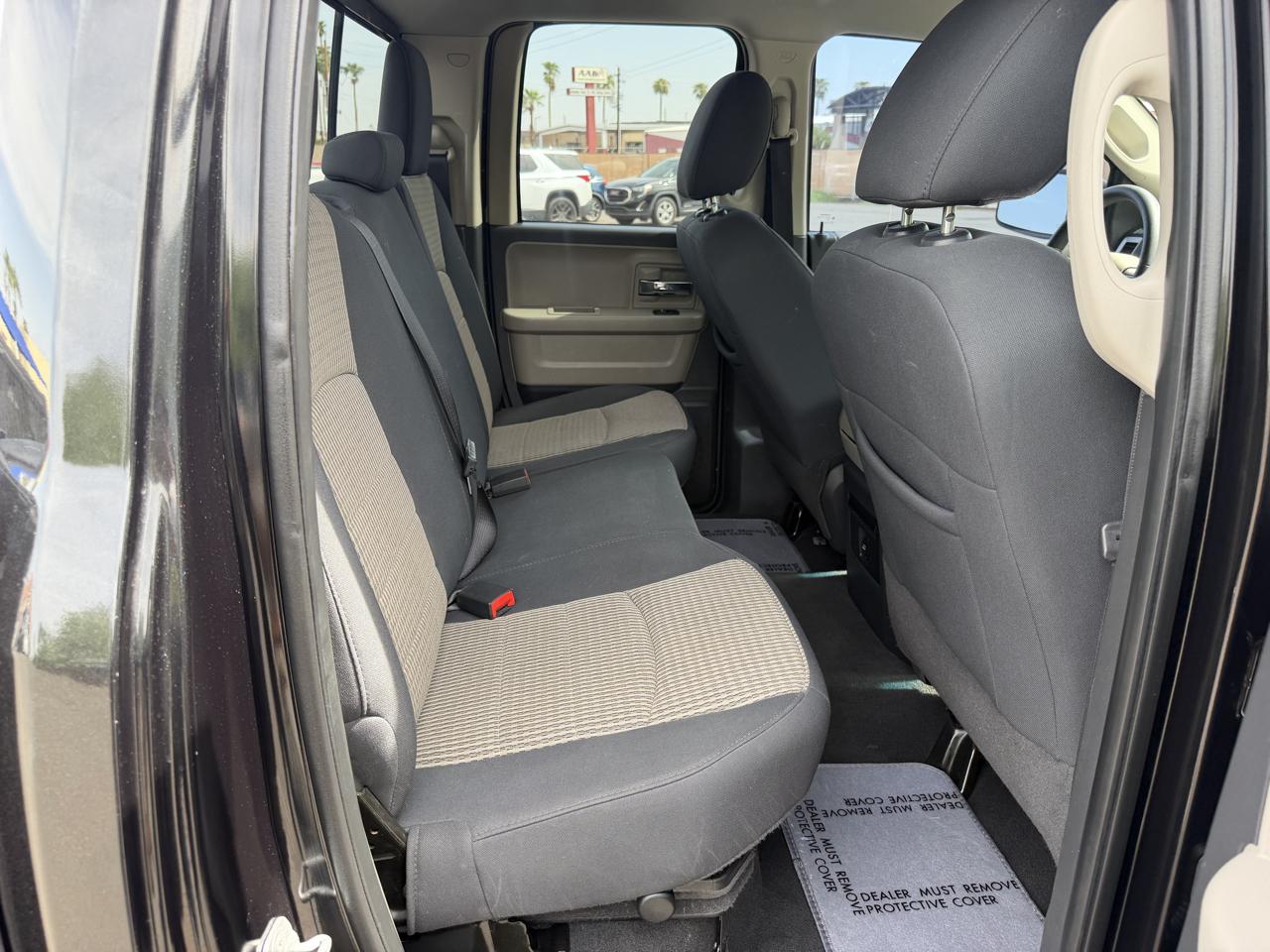 RAM 1500 2WD Crew Cab 140.5" SLT 2011