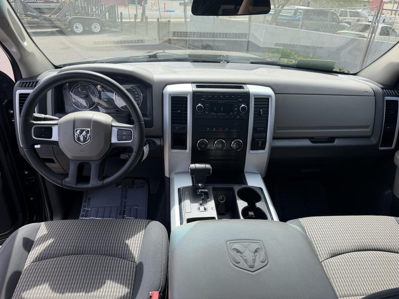 RAM 1500 2WD Crew Cab 140.5" SLT 2011