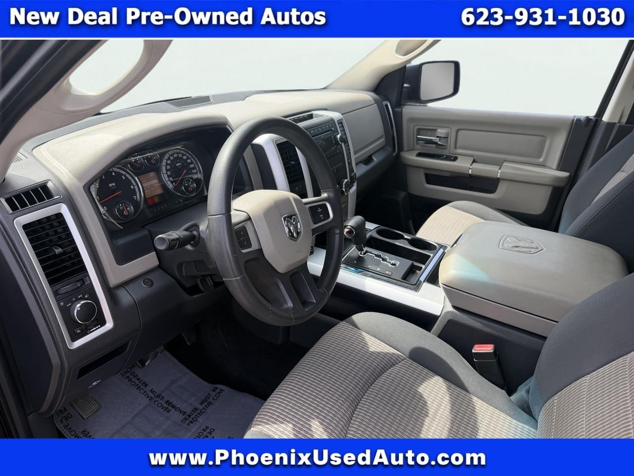 RAM 1500 2WD Crew Cab 140.5" SLT 2011