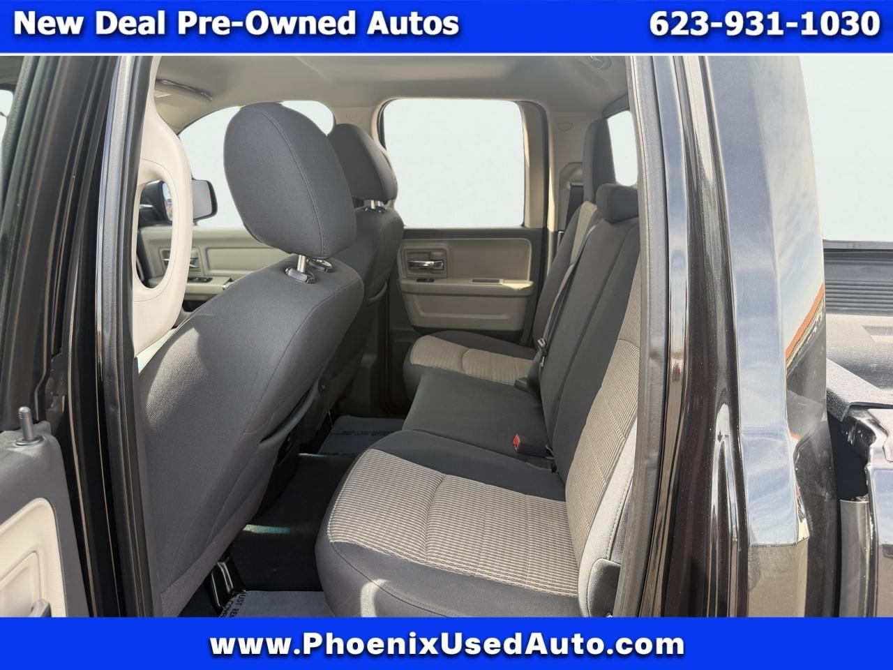RAM 1500 2WD Crew Cab 140.5" SLT 2011