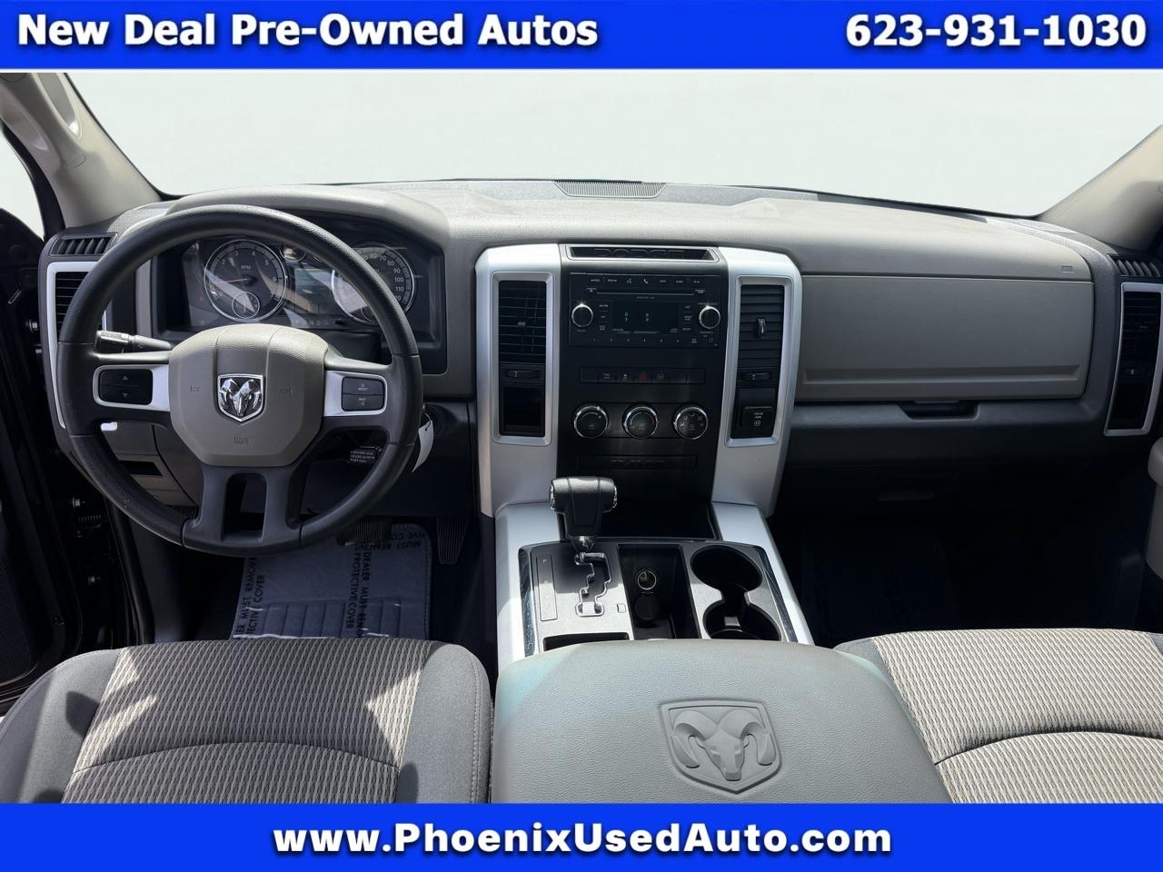 RAM 1500 2WD Crew Cab 140.5" SLT 2011