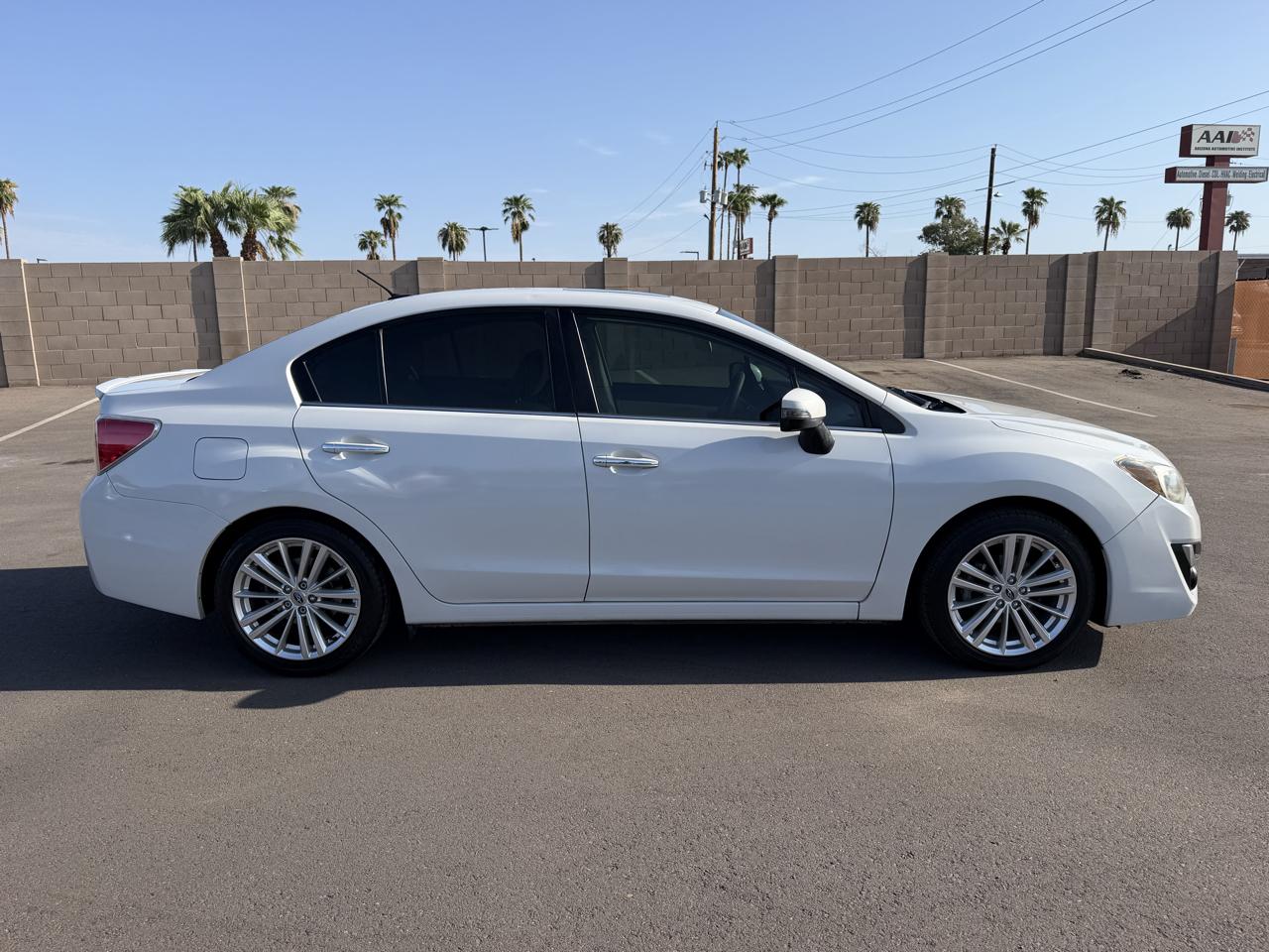 Subaru Impreza 2.0i Limited PZEV 4-Door 2015