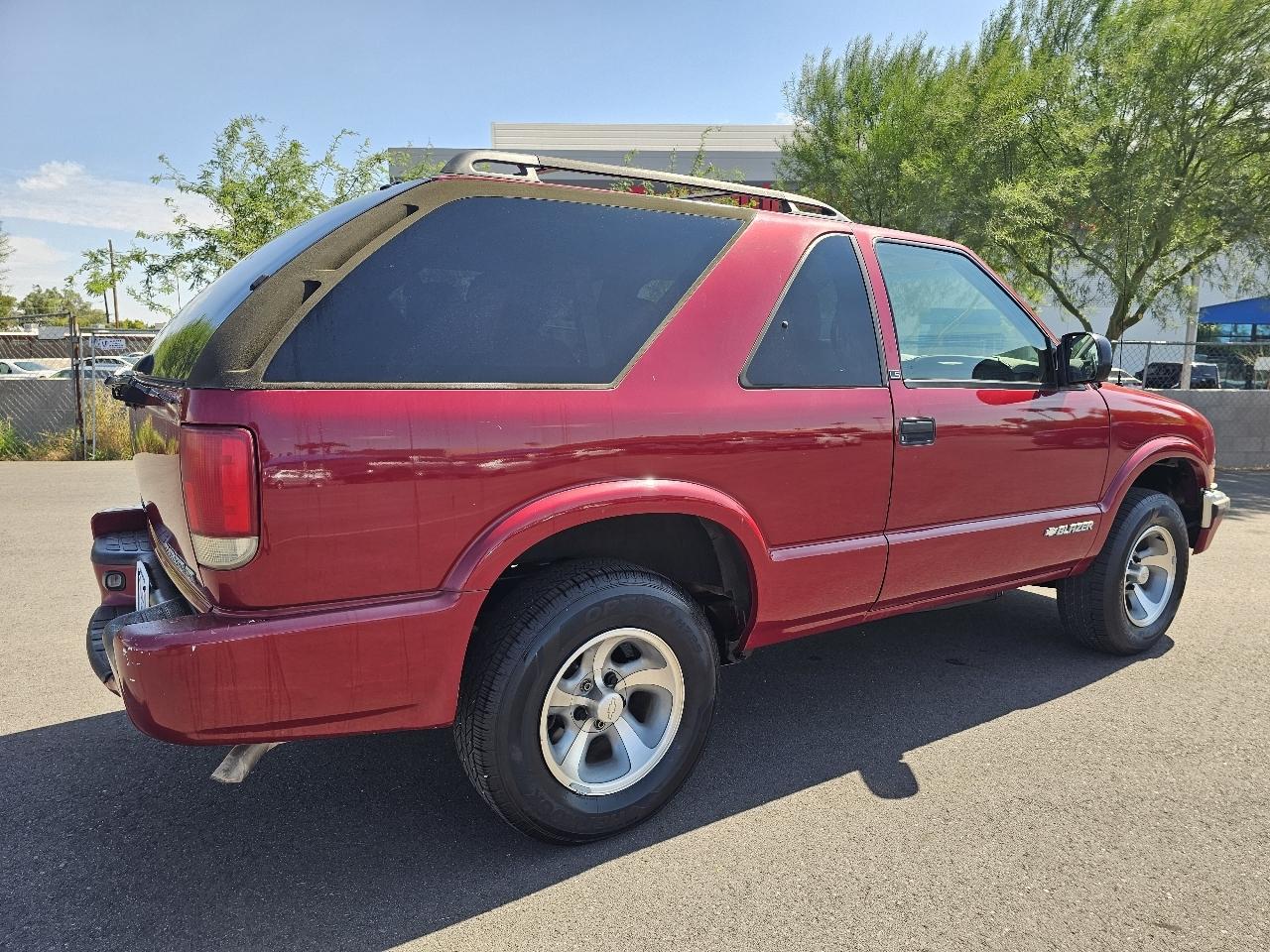 Chevrolet Blazer LS 2-Door 2WD 2001