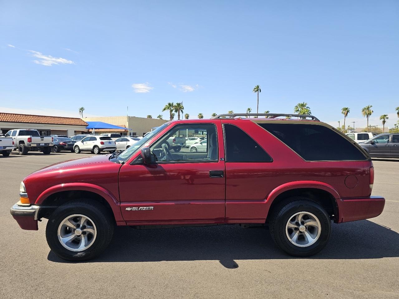 Chevrolet Blazer LS 2-Door 2WD 2001