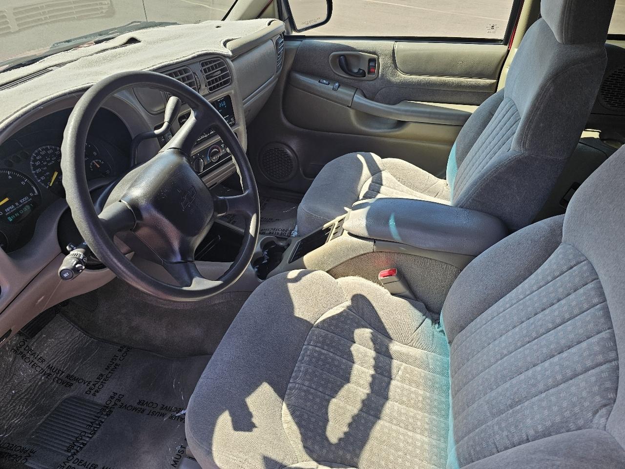 Chevrolet Blazer LS 2-Door 2WD 2001