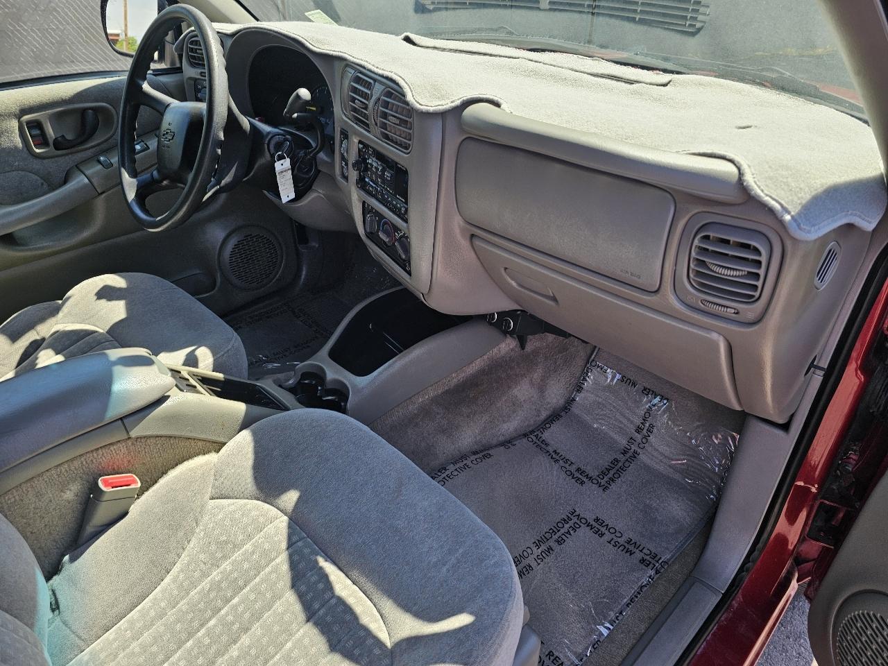 Chevrolet Blazer LS 2-Door 2WD 2001