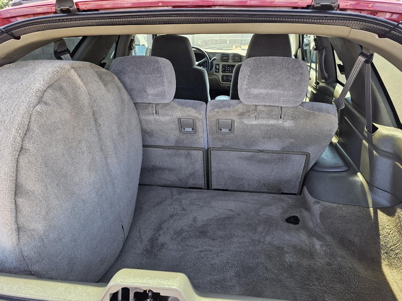 Chevrolet Blazer LS 2-Door 2WD 2001