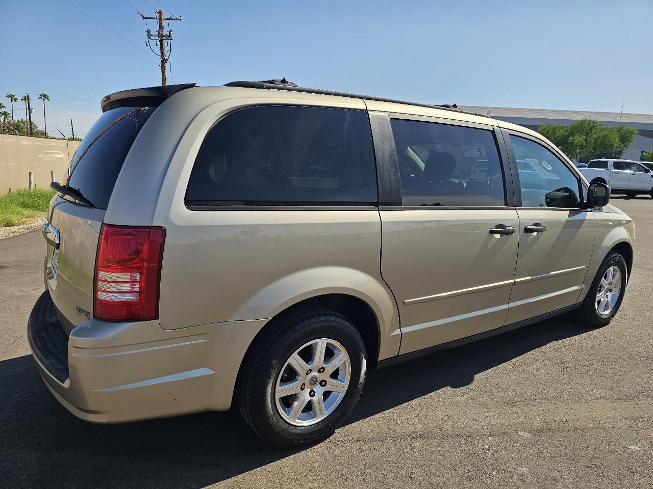 Chrysler Town & Country LX 2008