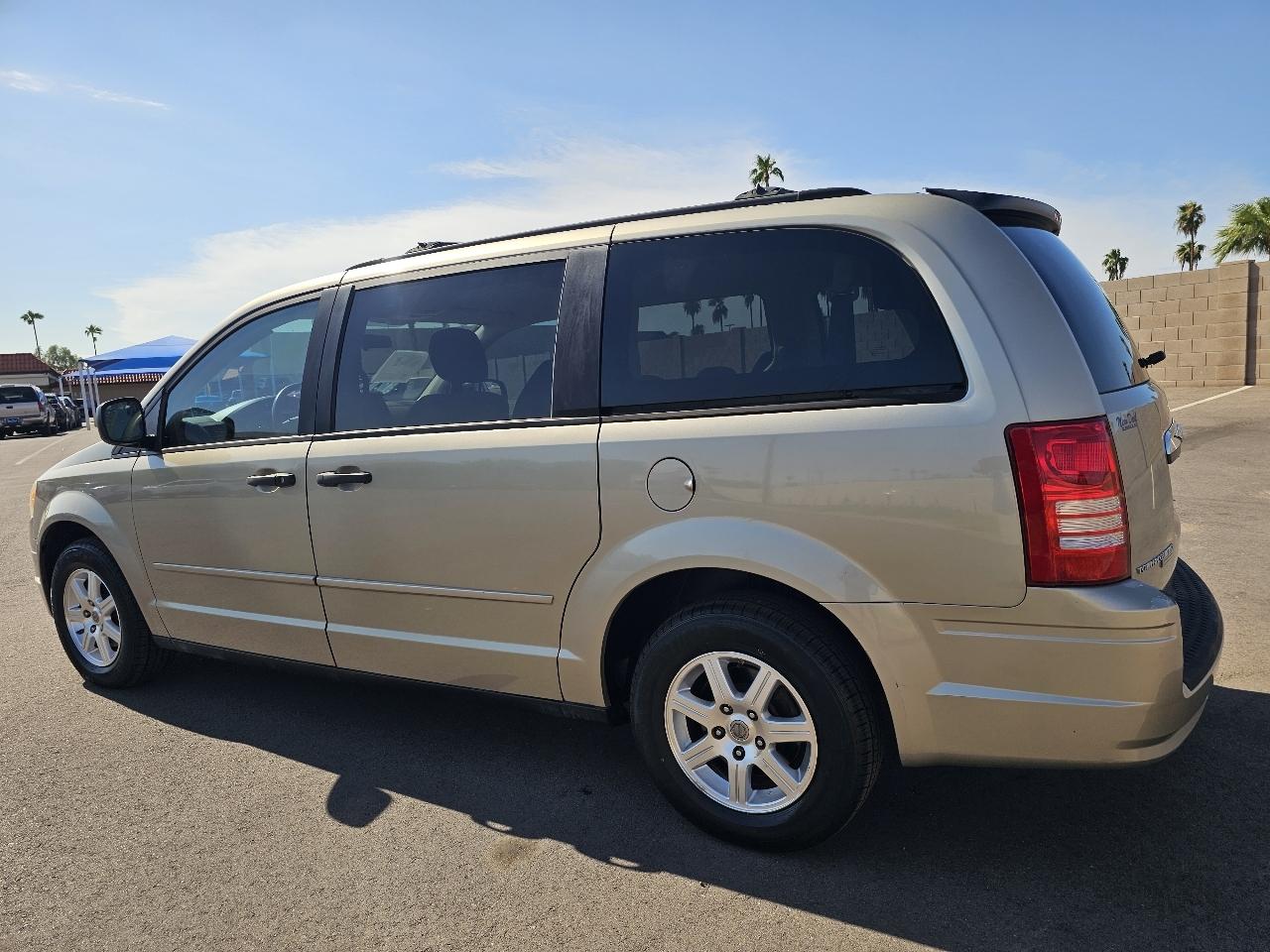 Chrysler Town & Country LX 2008