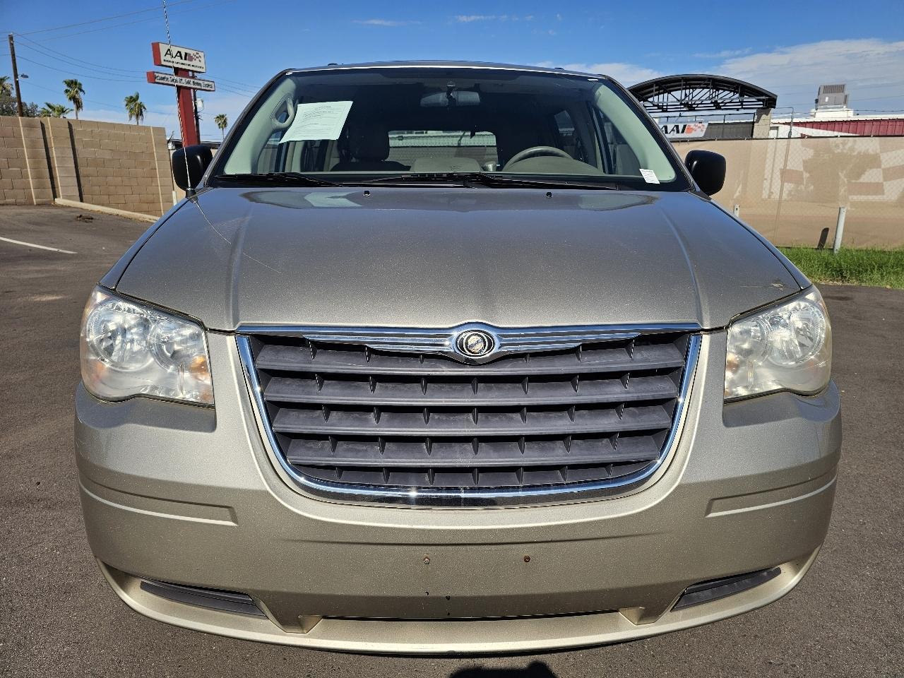 Chrysler Town & Country LX 2008
