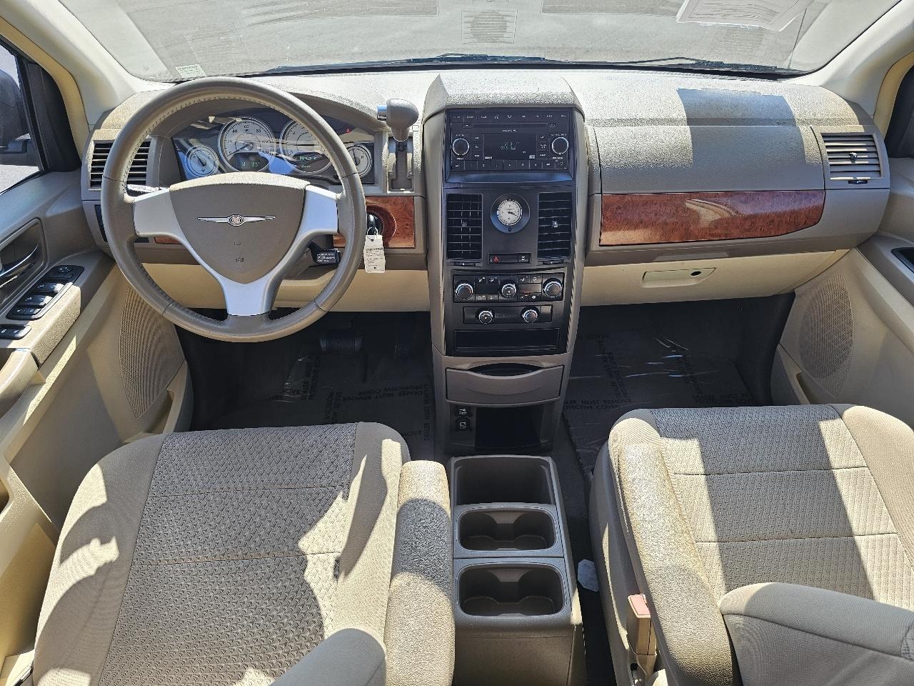 Chrysler Town & Country LX 2008