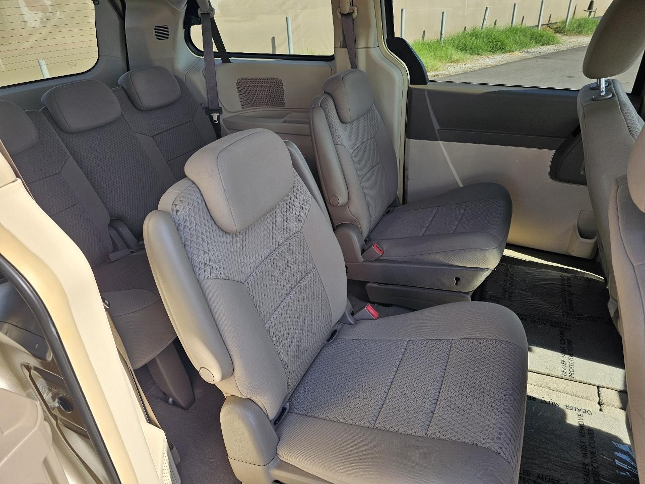 Chrysler Town & Country LX 2008