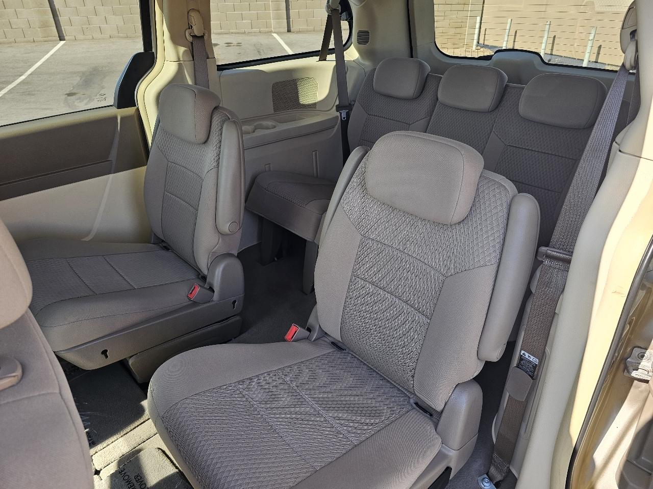 Chrysler Town & Country LX 2008