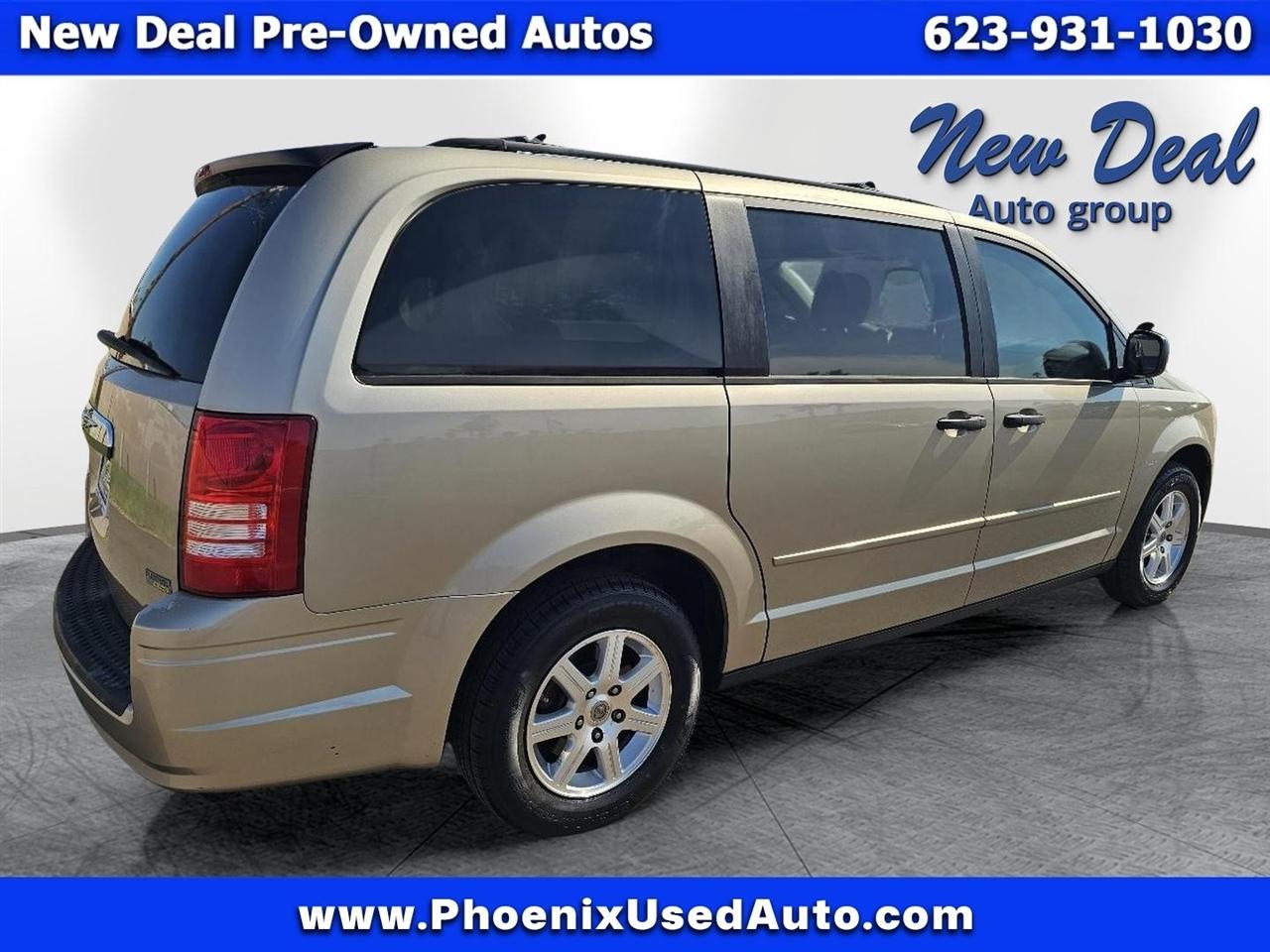 Chrysler Town & Country LX 2008