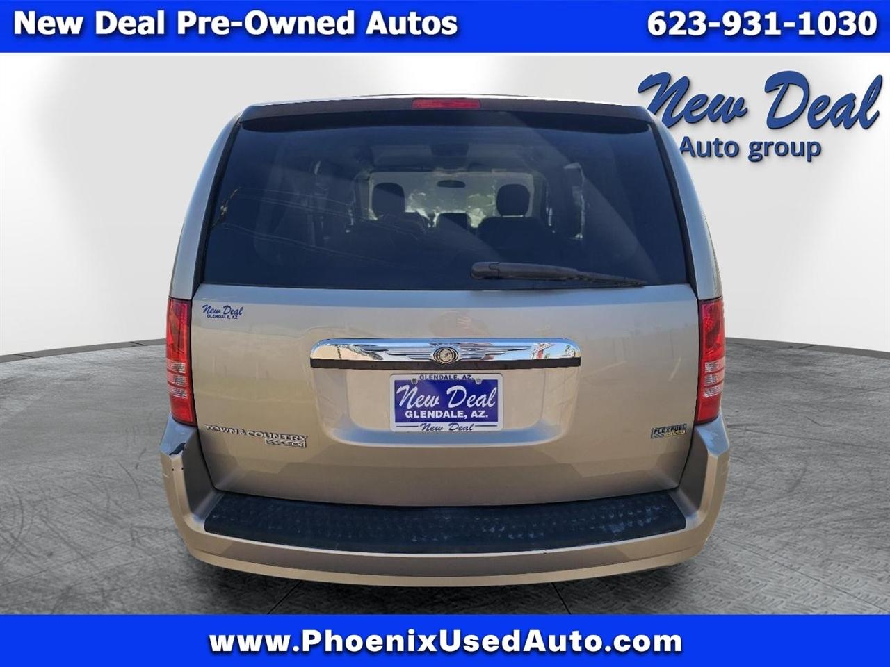 Chrysler Town & Country LX 2008