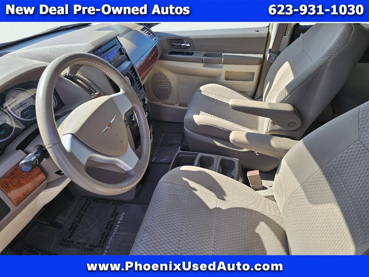 Chrysler Town & Country LX 2008