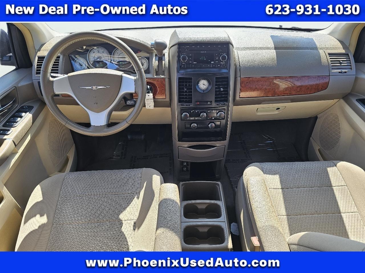 Chrysler Town & Country LX 2008