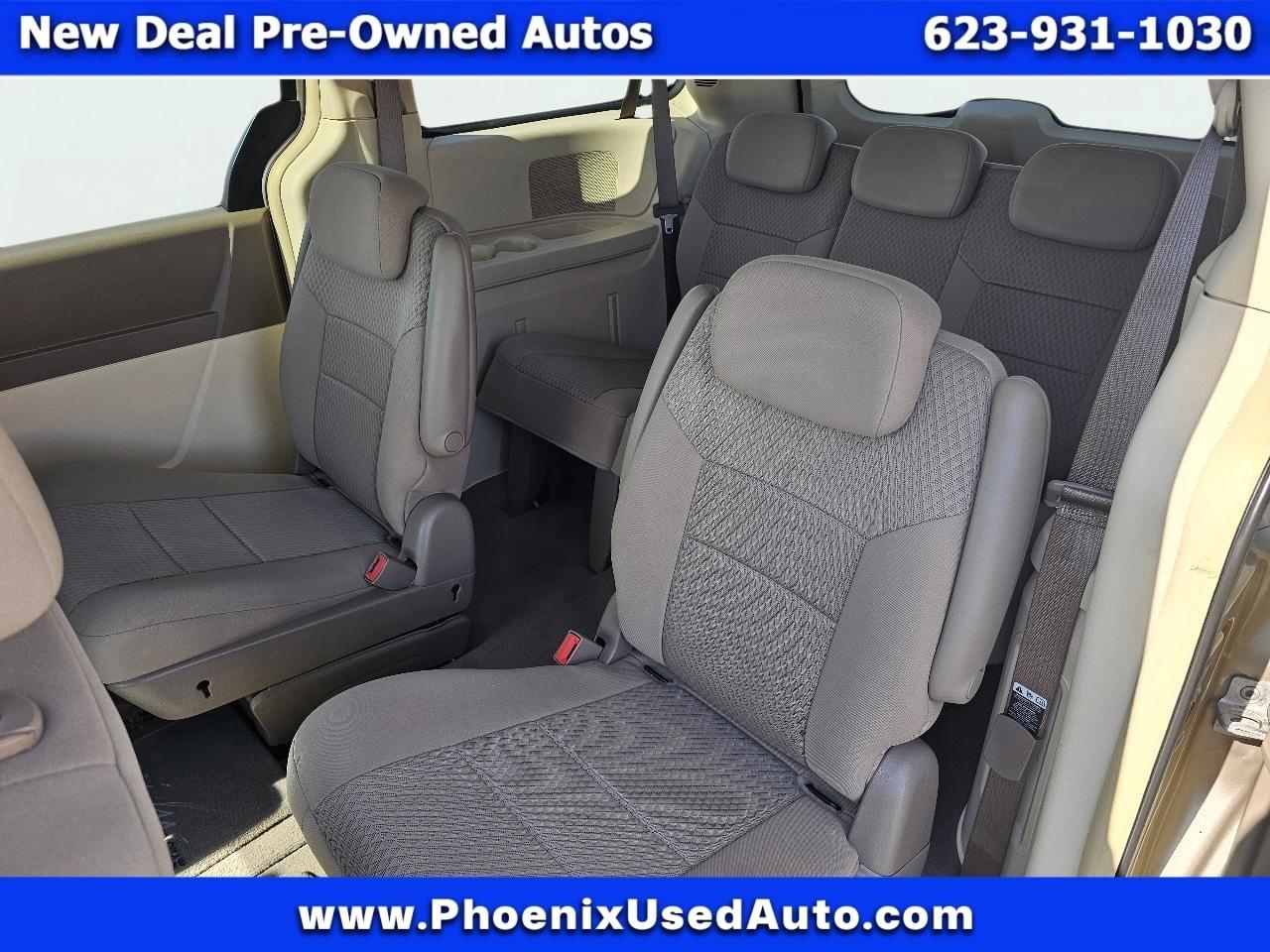 Chrysler Town & Country LX 2008