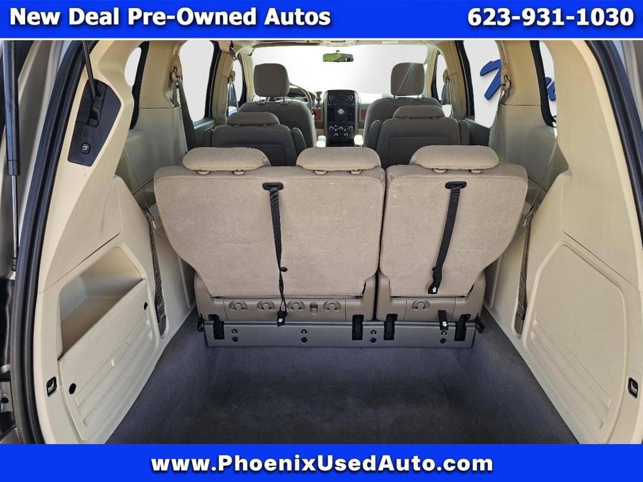 Chrysler Town & Country LX 2008