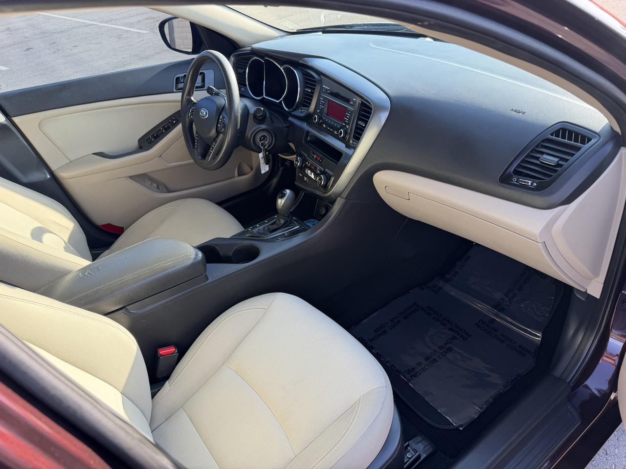 Kia Optima LX MT 2013