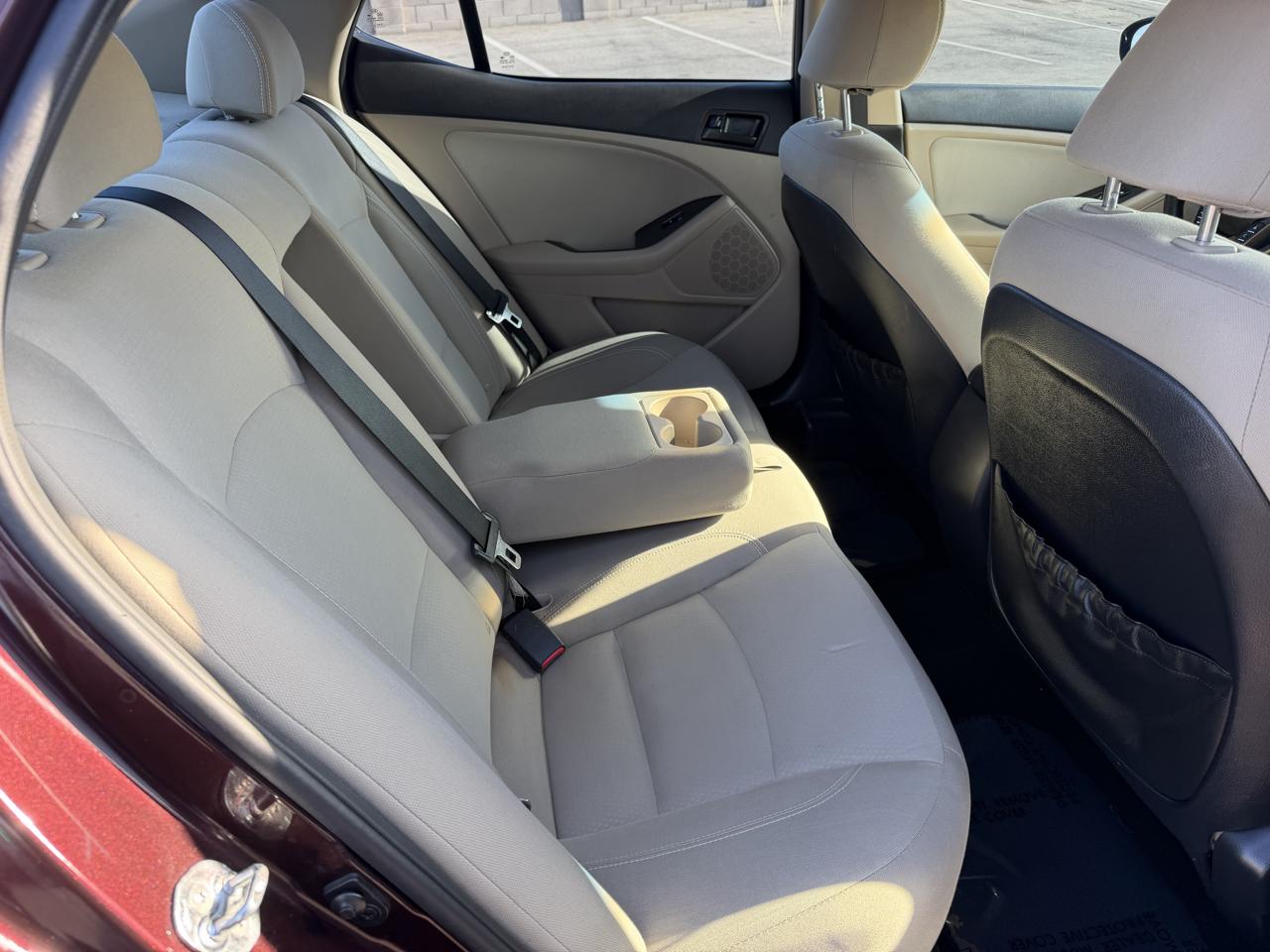 Kia Optima LX MT 2013