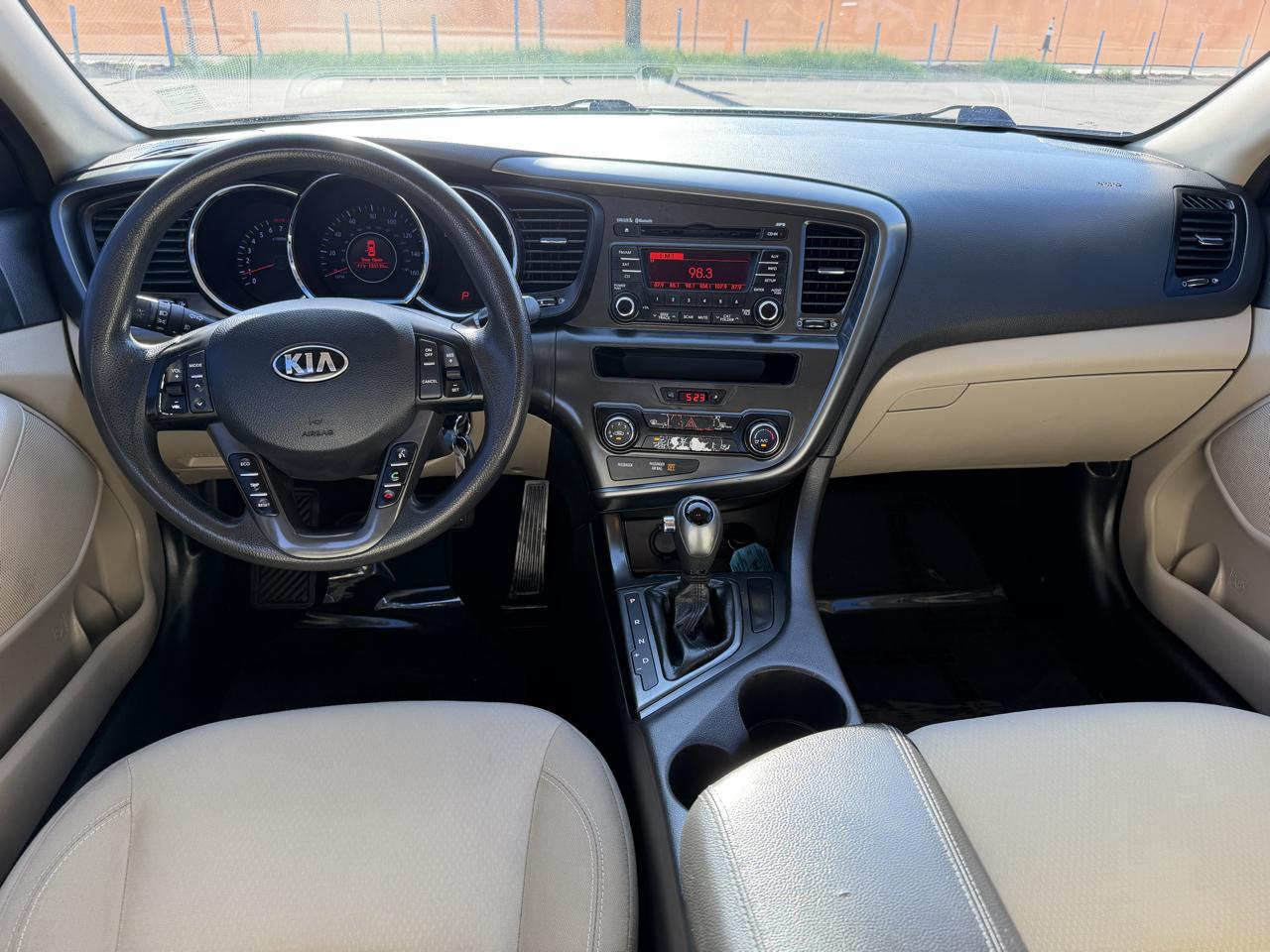 Kia Optima LX MT 2013