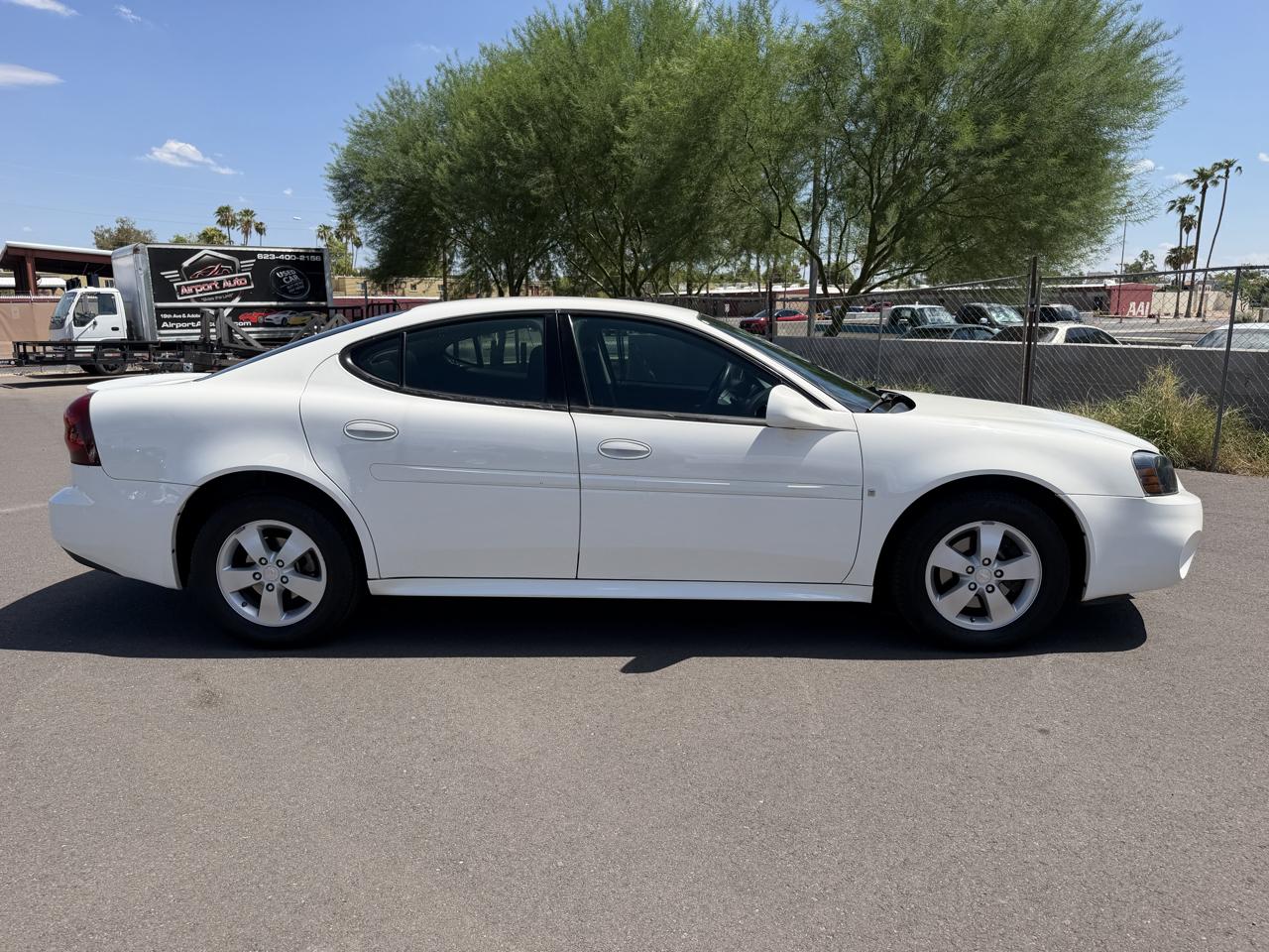 Pontiac Grand Prix Sedan 2007