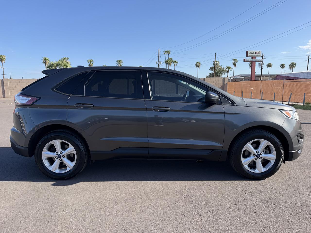 Ford Edge SE FWD 2017