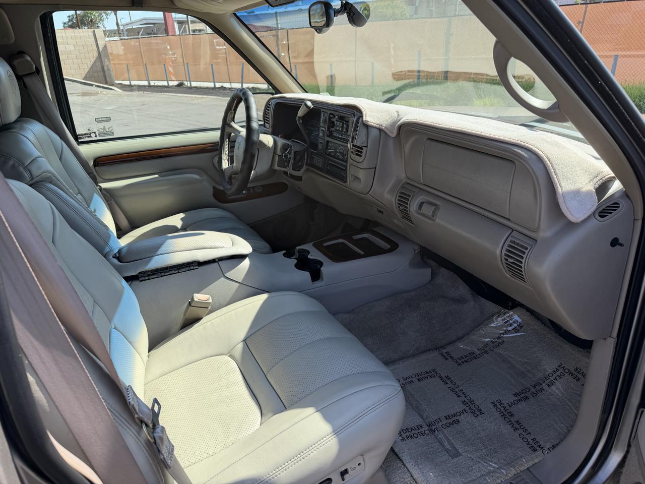 Cadillac Escalade 4WD 2000