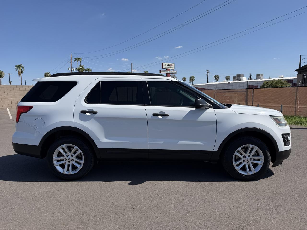 Ford Explorer Base FWD 2017