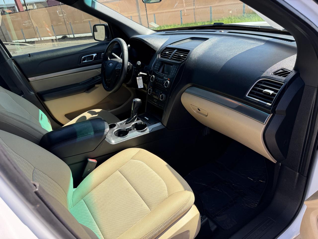 Ford Explorer Base FWD 2017