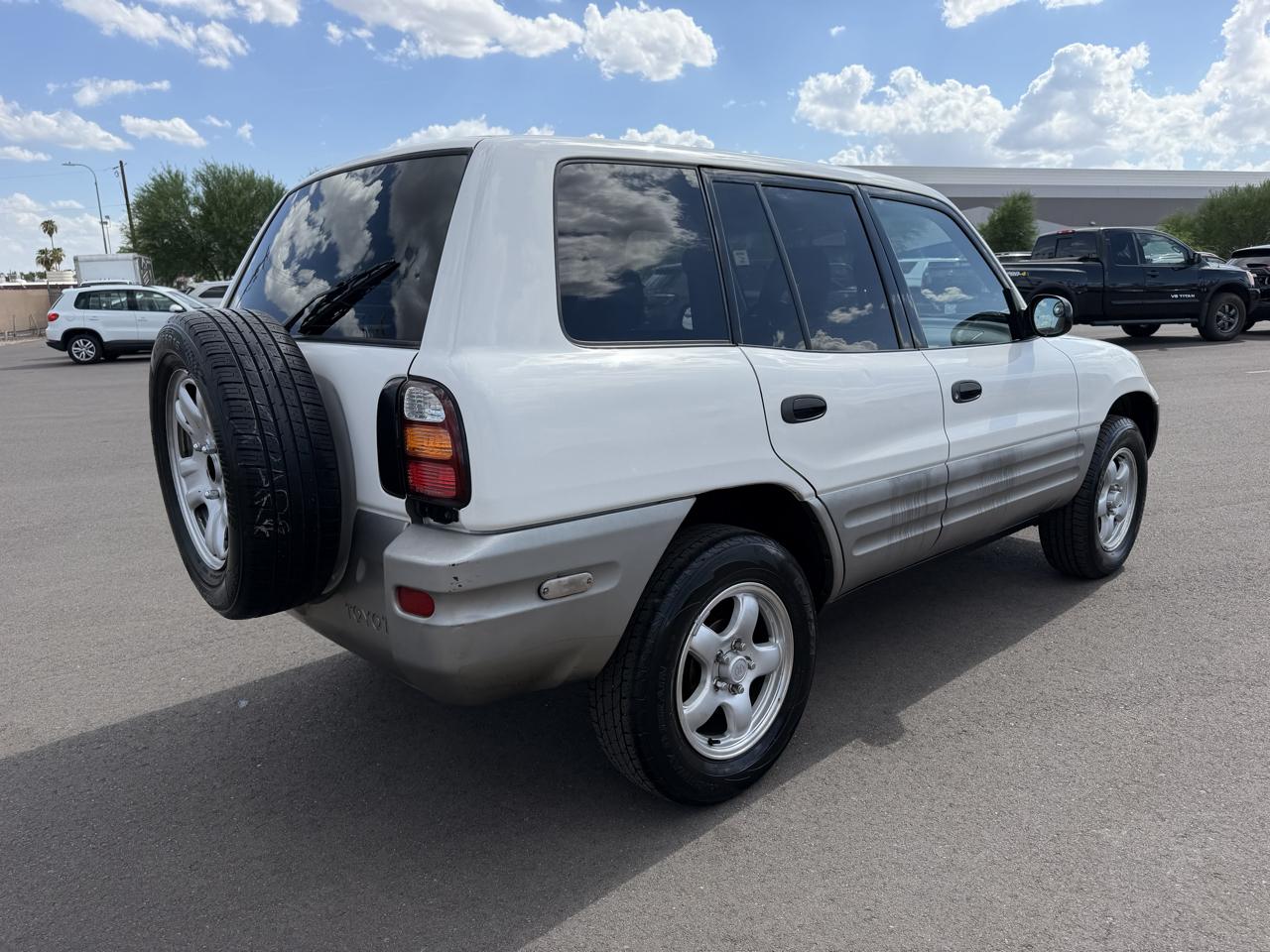 Toyota RAV4 4-Door 4WD 1998
