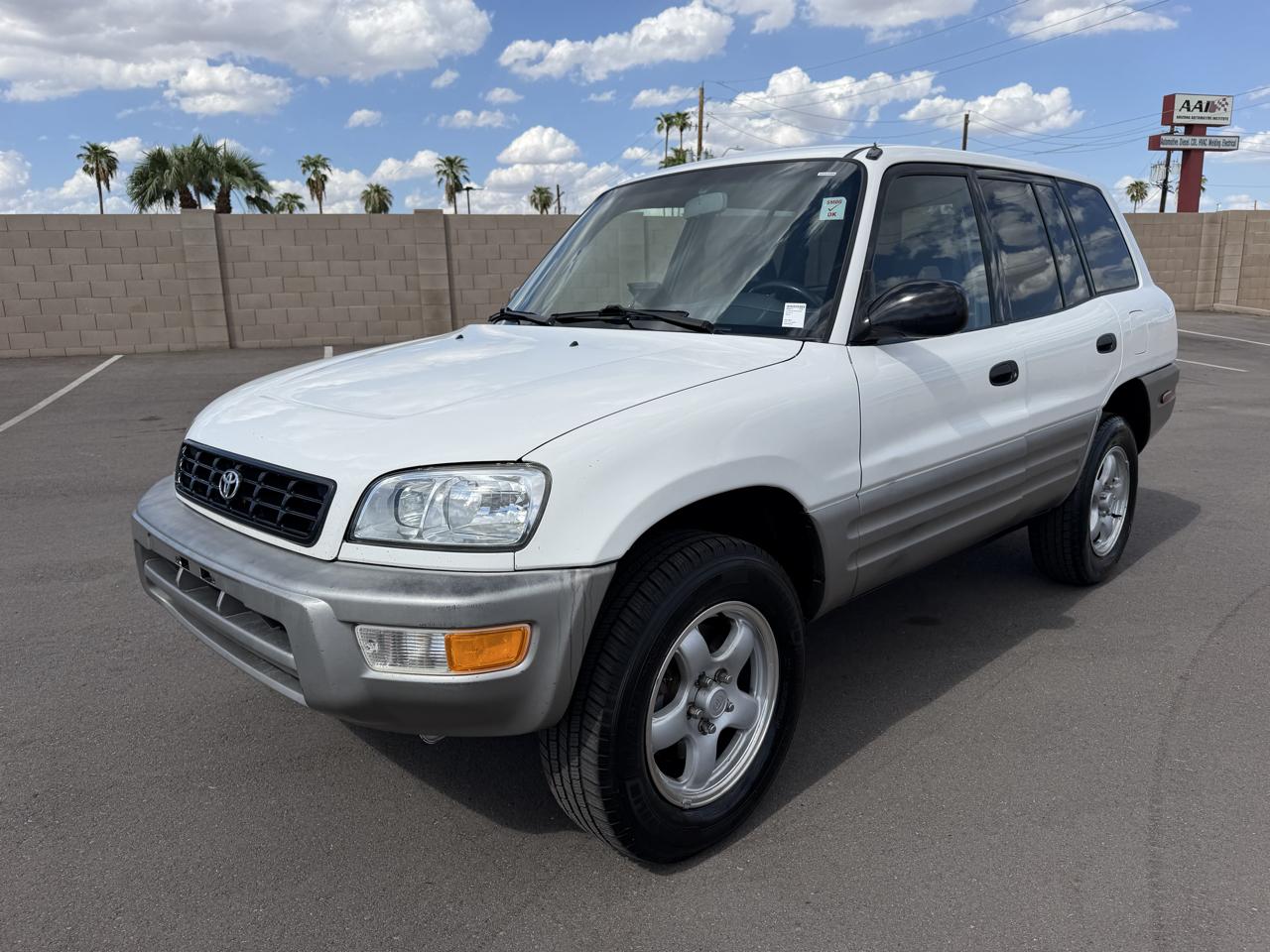 Toyota RAV4 4-Door 4WD 1998