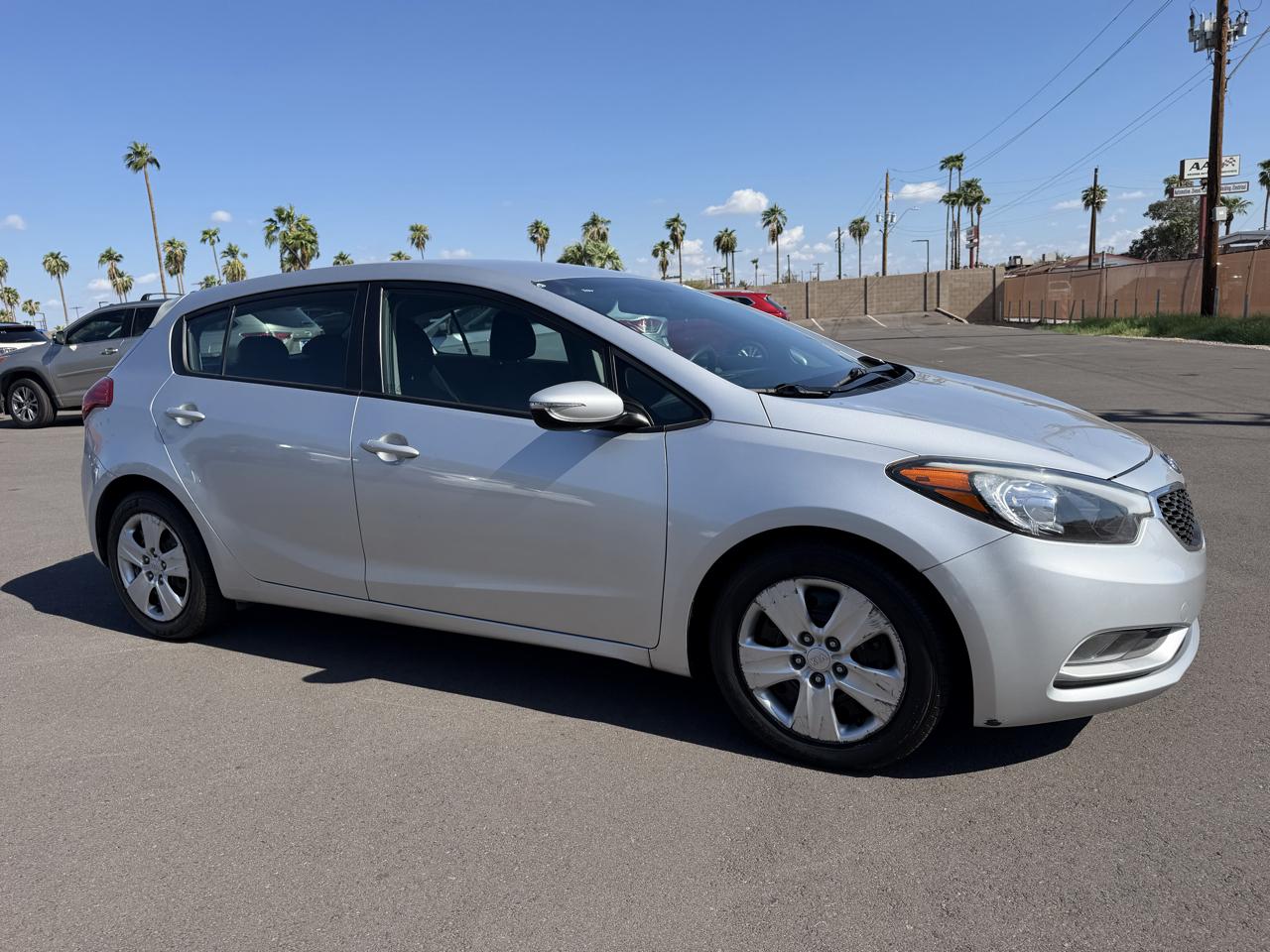 Kia Forte 5-Door LX 2016