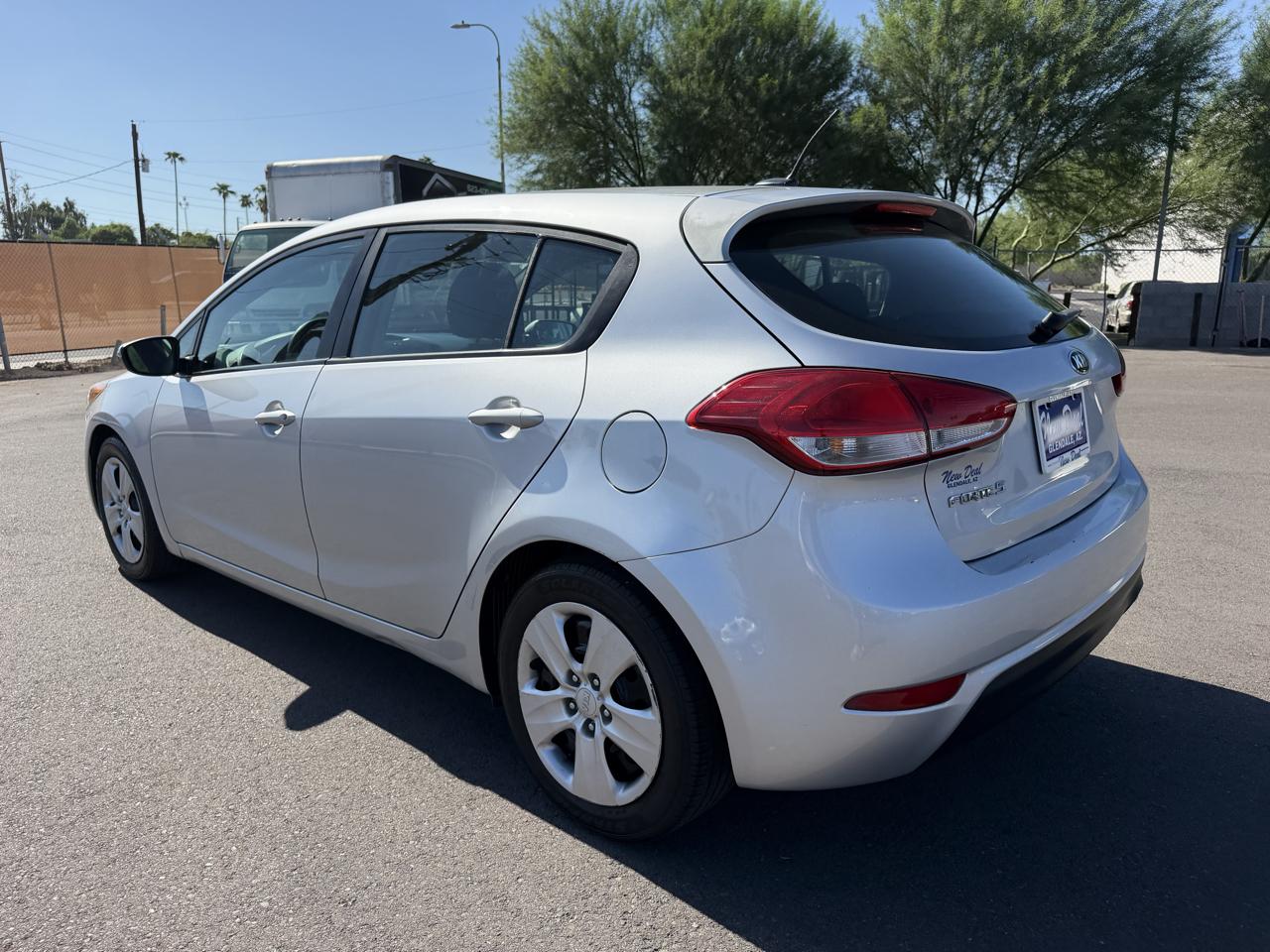 Kia Forte 5-Door LX 2016