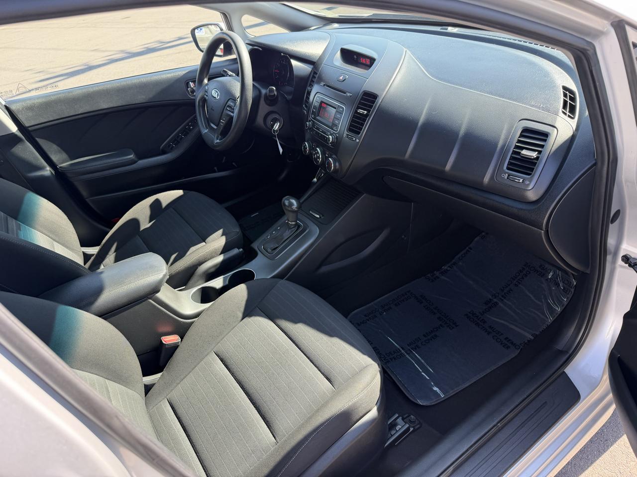 Kia Forte 5-Door LX 2016