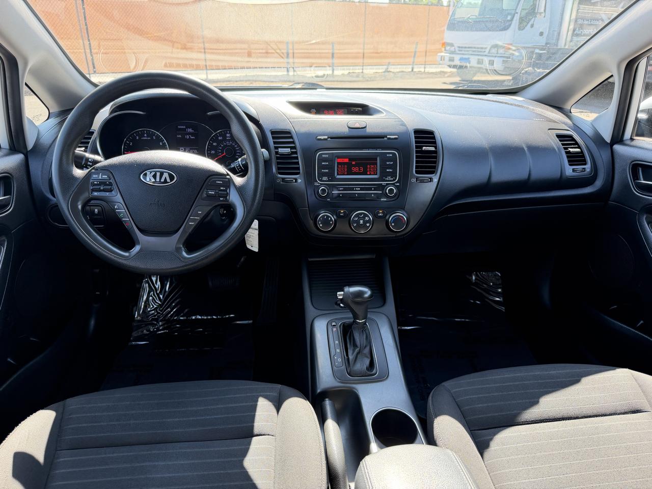 Kia Forte 5-Door LX 2016