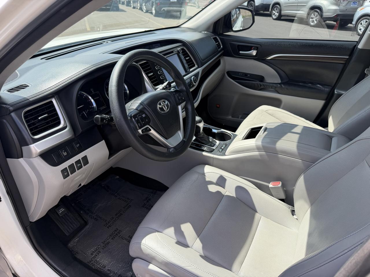 Toyota Highlander Limited FWD V6 2014