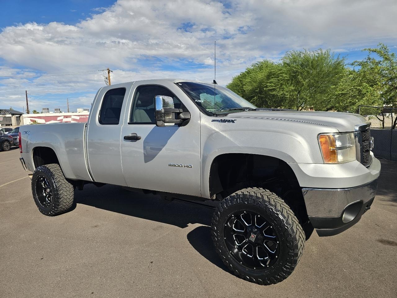 GMC Sierra 2500HD SLE 4WD 2011