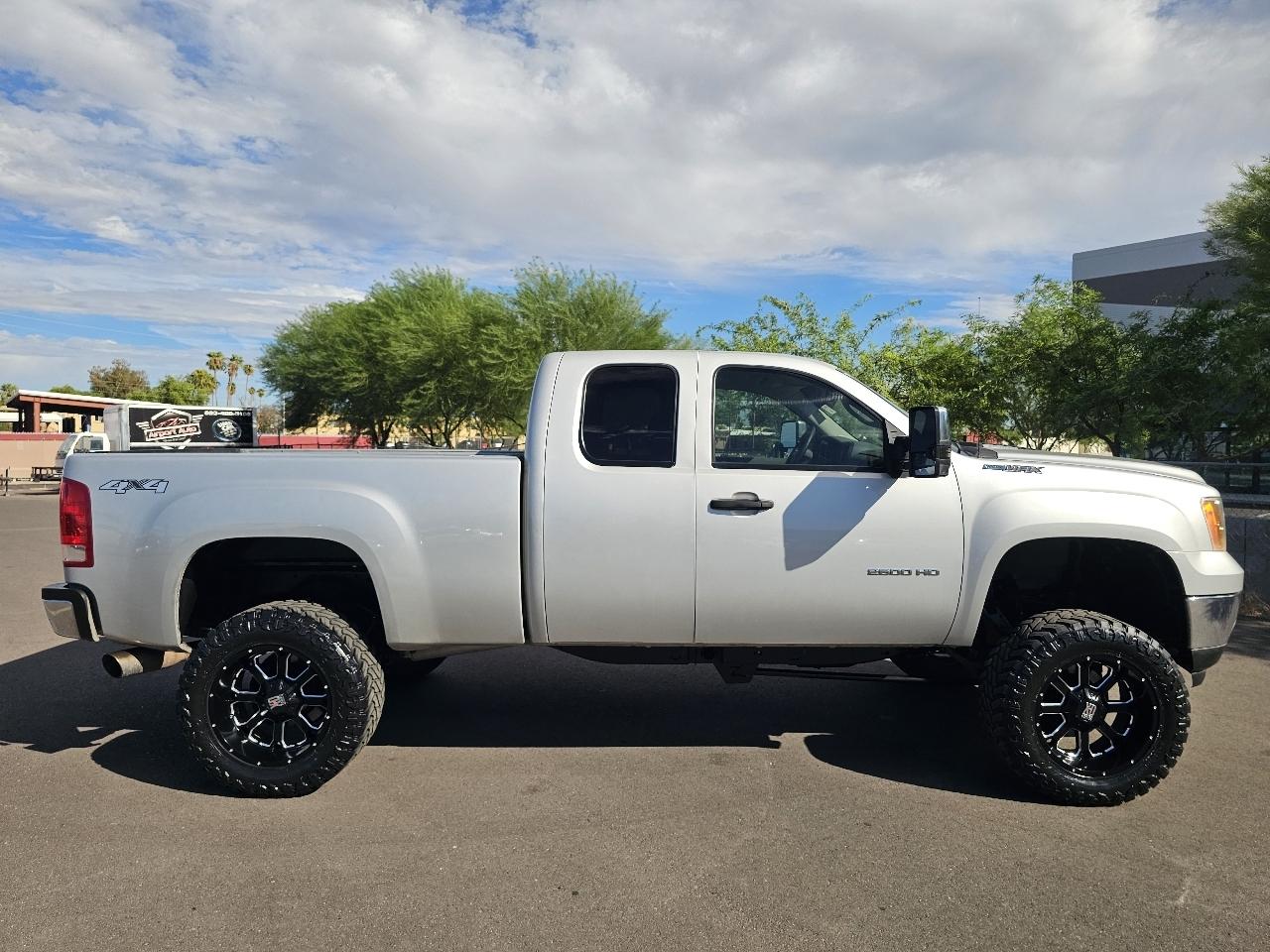 GMC Sierra 2500HD SLE 4WD 2011